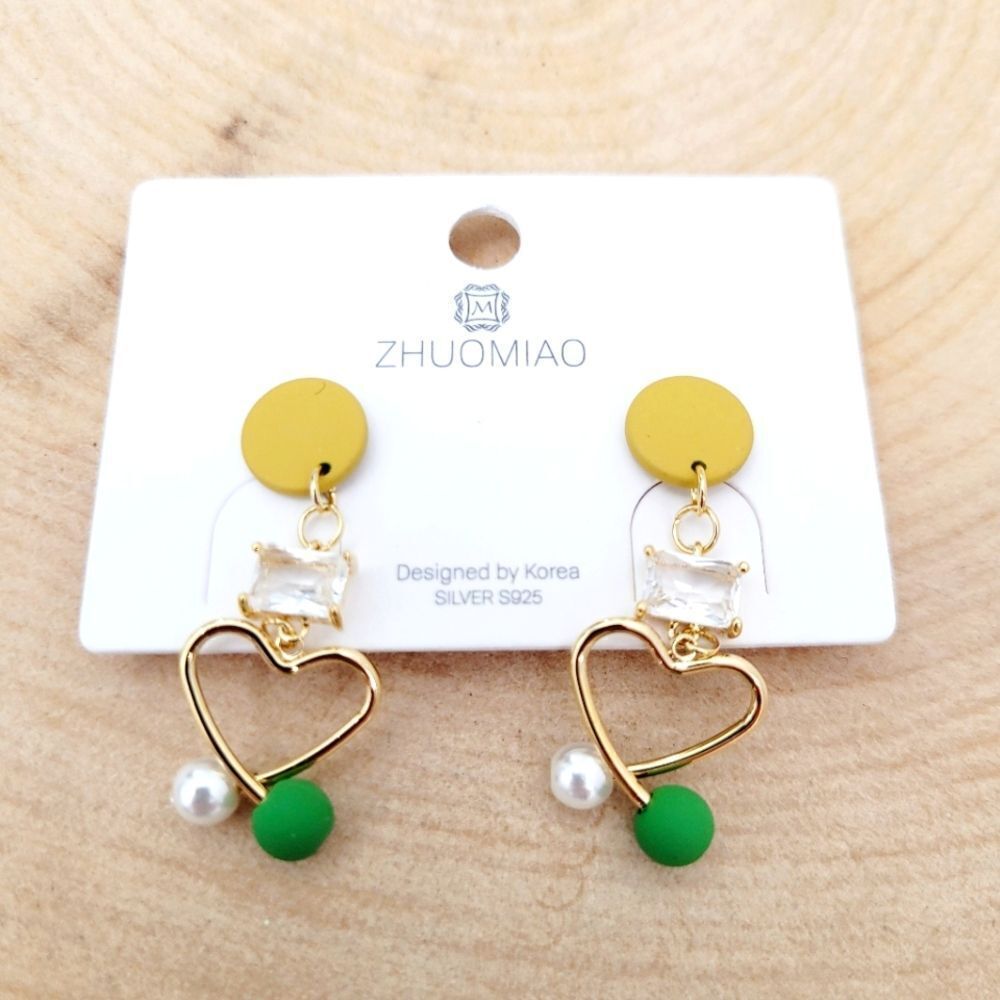 Brand New Gold Tone Green & Yellow Hearts Pearl Earring
